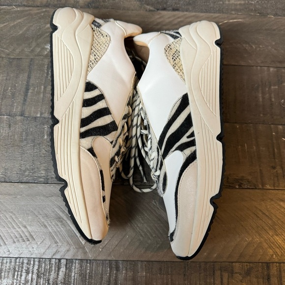 Beige Penelope Oasis Society Funky Platform Sneaker Animal Print Size 9 - Picture 6 of 8